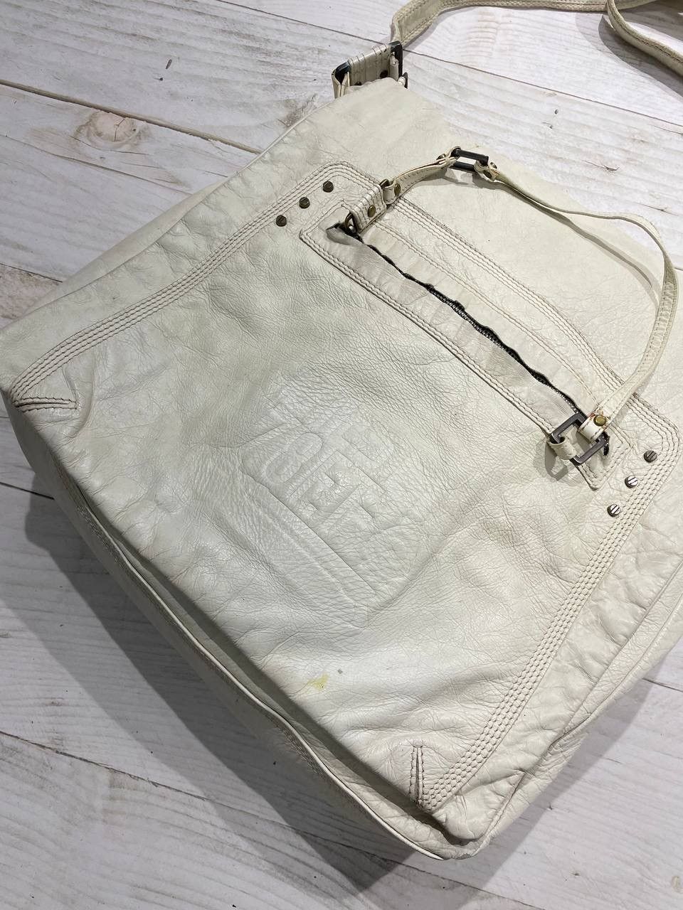 Diesel Vintage Diesel Leather Shoulders Messenger Bag Distrissed Size ONE SIZE - 3 Thumbnail
