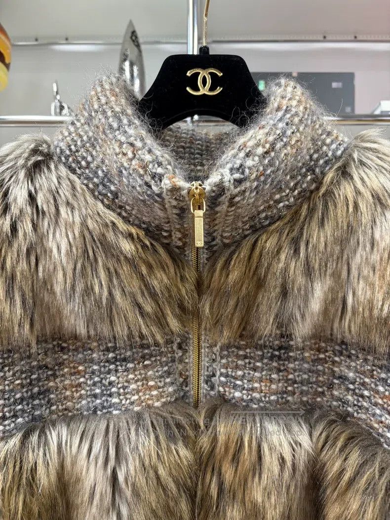 Chanel Chanel 18K Forest Series Brown Knitted Stitching Fur Coat Size S / US 4 / IT 40 - 2 Thumbnail