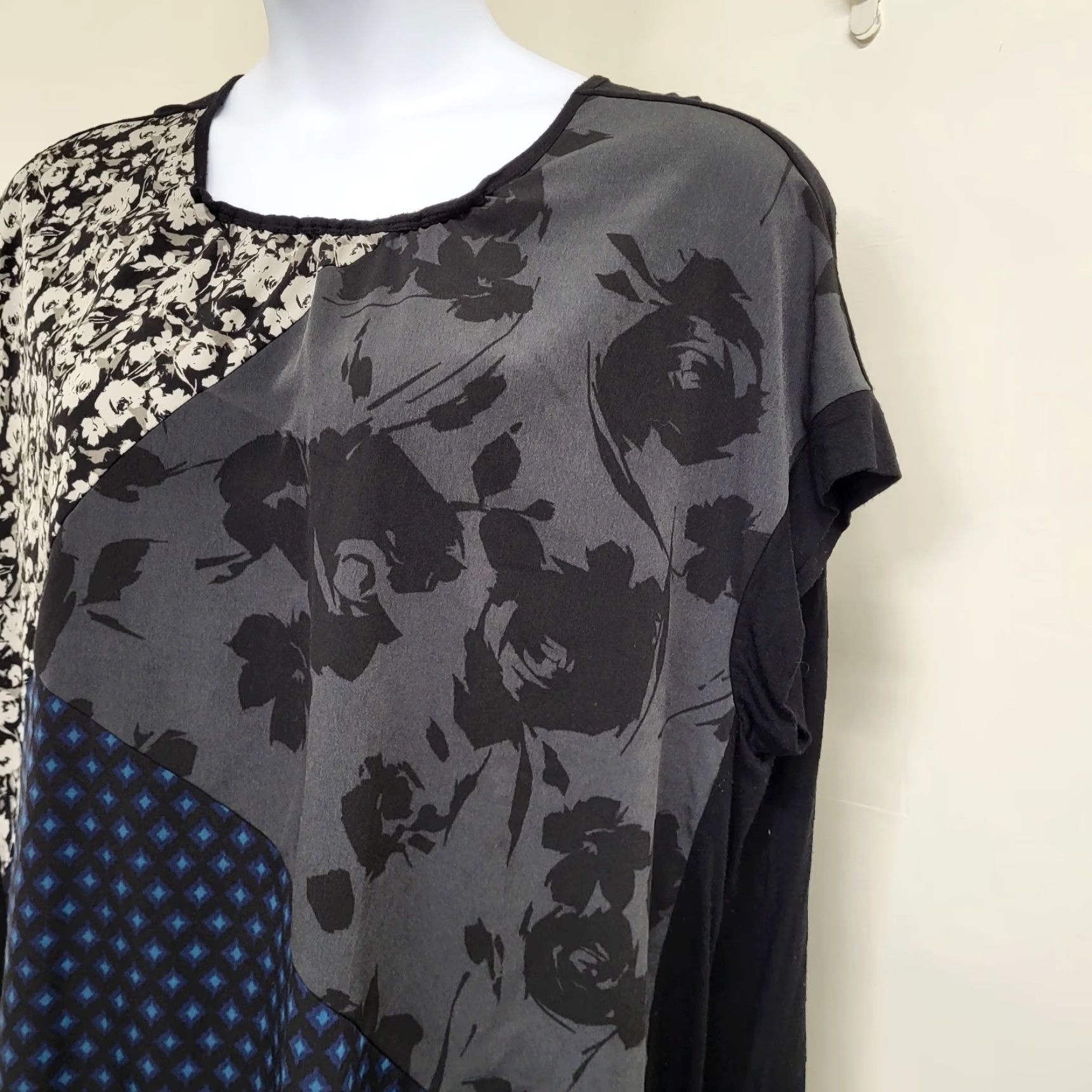 Vintage Lane Bryant Top Women's 22/24 Black White Blue Mixed Print Bohemian Hippie Career Shirt Size 3XL / US 20-22 - 2 Thumbnail