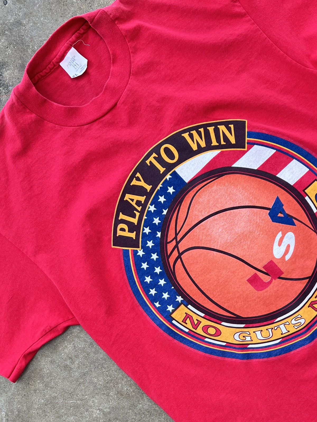 Vintage Vintage College Wear Play to Win USA Basketball Tee XL Size US XL / EU 56 / 4 - 1 Thumbnail
