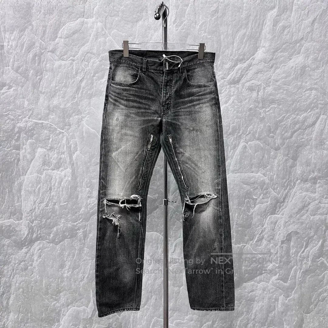 Givenchy Givenchy Distressed Zip Decorative Jeans Size 31. Size US 31 - 1 Thumbnail