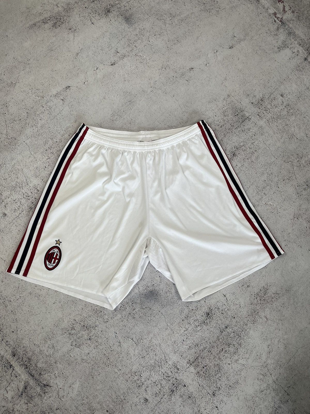 Adidas ADIDAS AC MILAN ITALY 2018/2019 SOCCER JERSEY,FOOTBALL SHORT Size US 34 / EU 50 - 2 Thumbnail