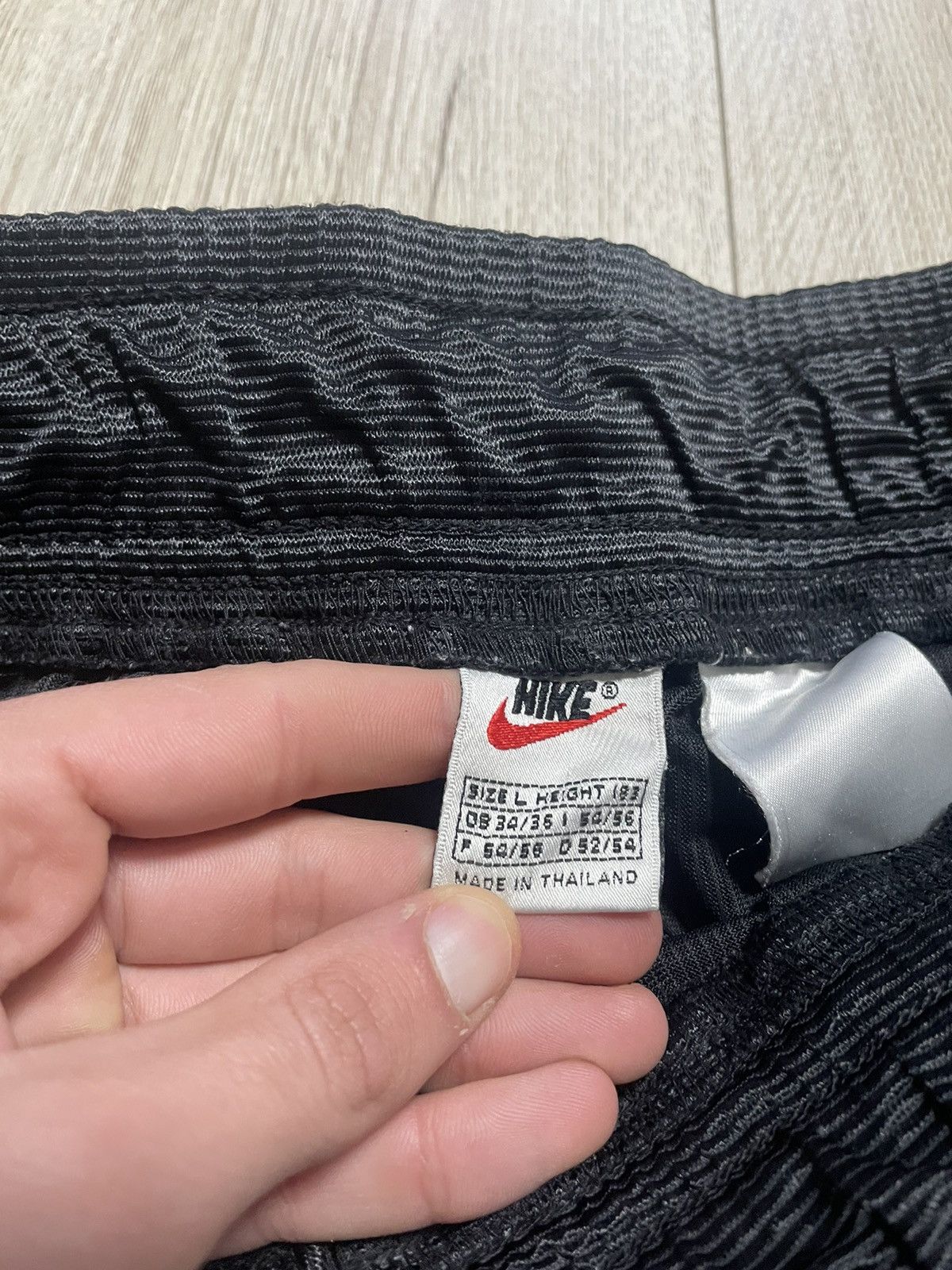 Nike × Vintage Nike Vintage Swoosh Spell Out Basketball Shorts Y2K 90s Size US 34 / EU 50 - 10 Thumbnail