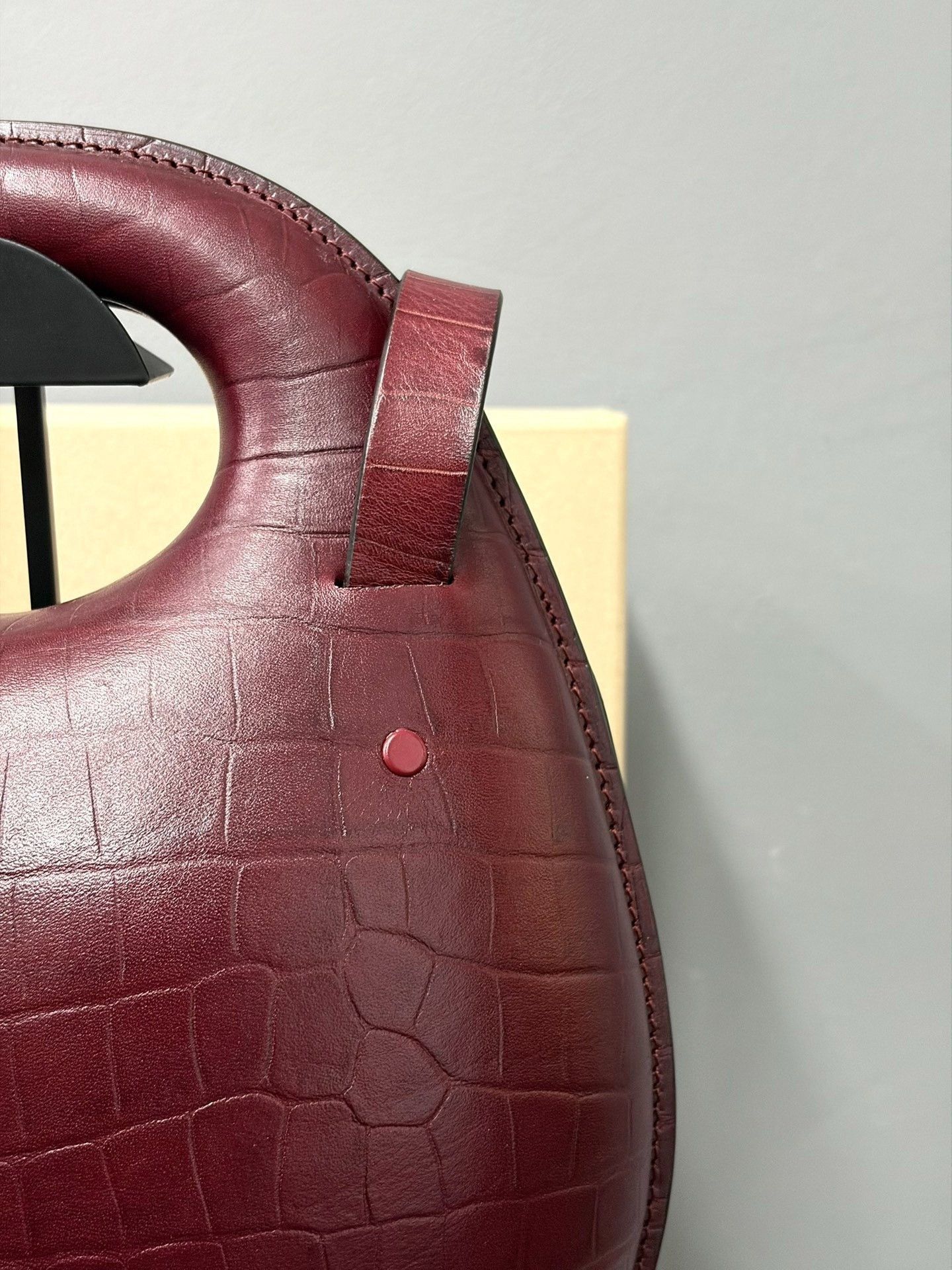 Lemaire Lemaire Egg Bag Crocodile Texture/ Size ONE SIZE - 3 Thumbnail