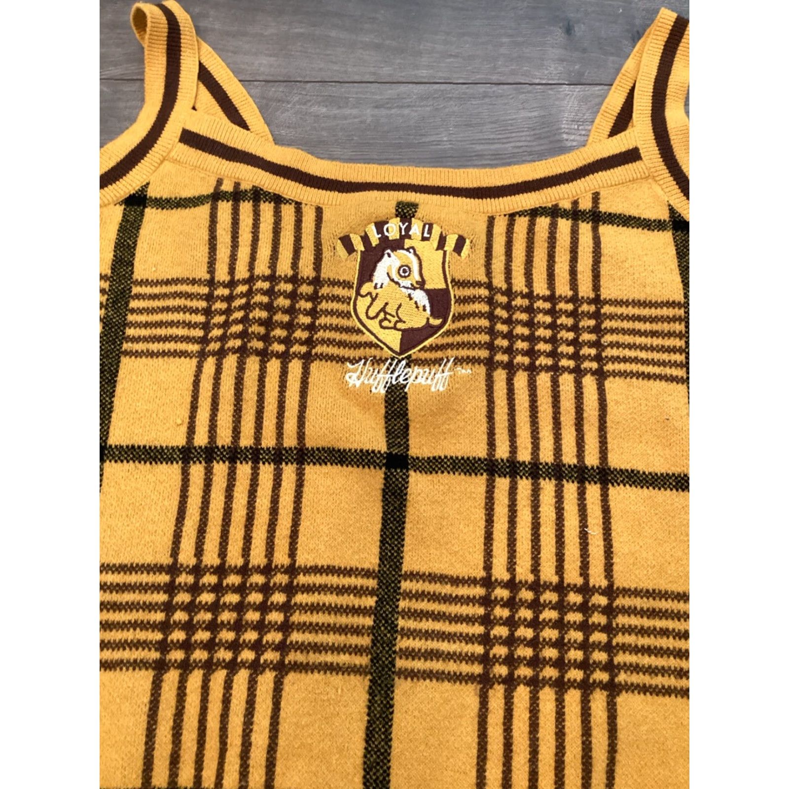 Vintage Hufflepuff Tank Top Sweater XL Plaid Knit Embroidered Crest Women Yellow | Harry Potter Geek Cosplay School Fashion Size XL / US 12-14 / IT 48-50 - 2 Thumbnail
