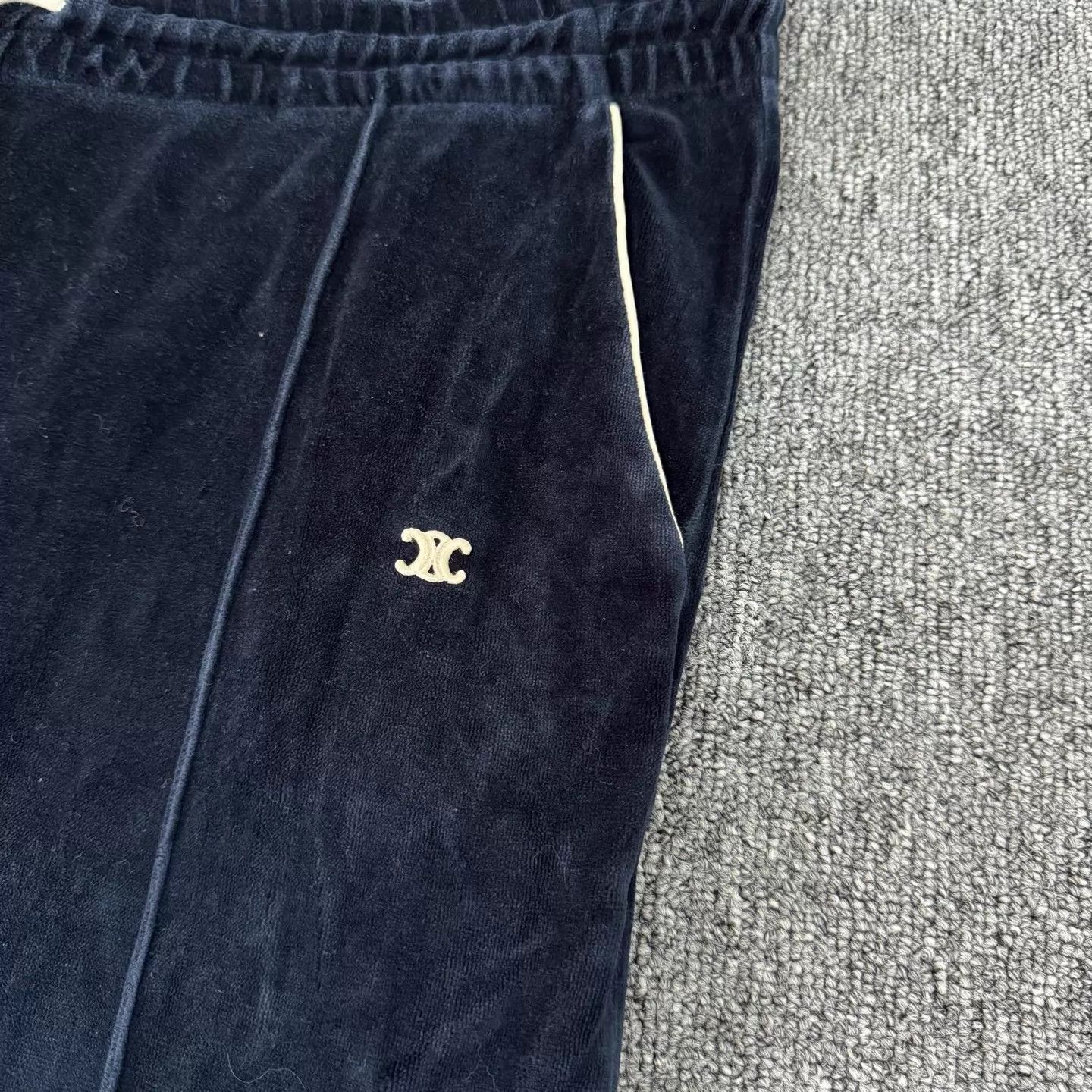 Celine Celine Velvet Triomphe Sweatpants XL 95 New Size 30" / US 8 / IT 44 - 5 Thumbnail