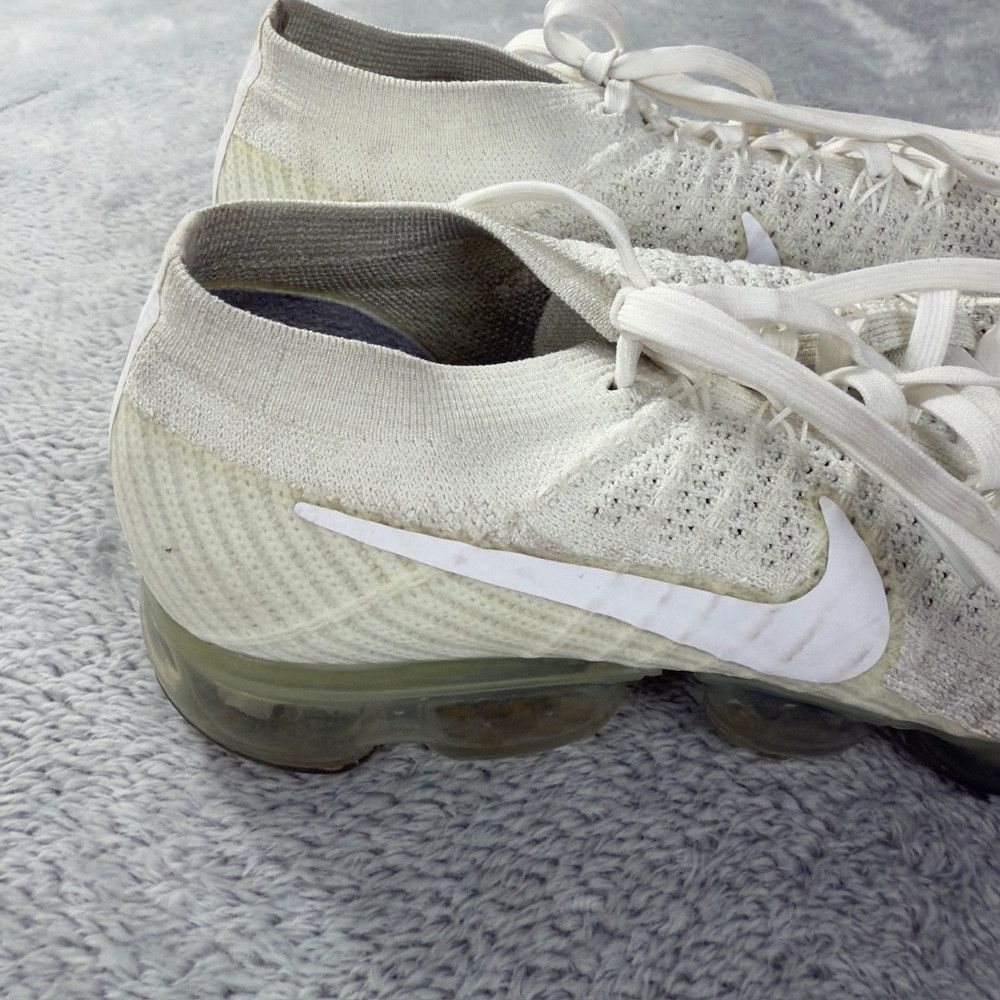Nike Nike VaporMax FlyKnit White Christmas Athletic Shoes Women’ Size US 8.5 / IT 38.5 - 7 Thumbnail