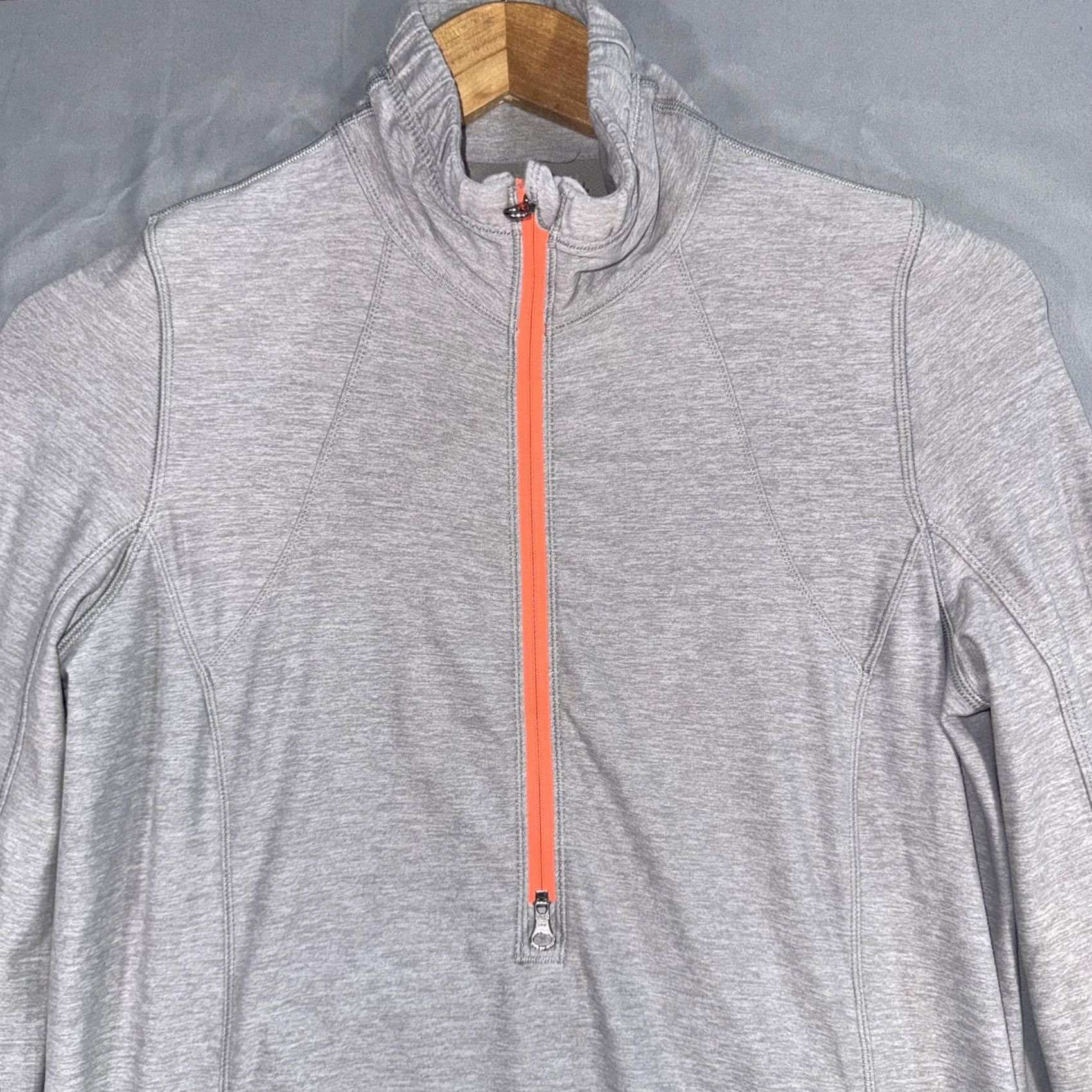 Lululemon Lululemon Jacket Womens 8 Gray 1/2 Zip Thumbholes Reflective Running Athletic Shirt Size M / US 6-8 / IT 42-44 - 3 Thumbnail