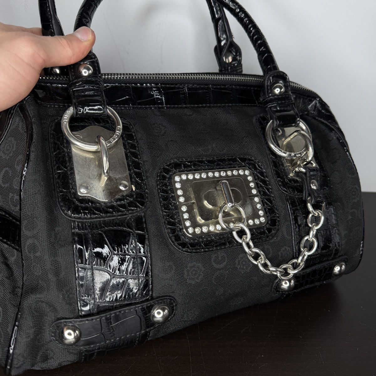 Guess Guees Style Shoulder Mini Bag Baguette Y2K Avant-garde 00’s Size ONE SIZE - 9 Thumbnail