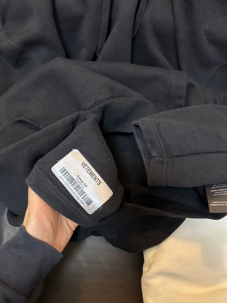 Vetements Vetements SS18 Main storyline off-shoulder hoodie Size US XS / EU 42 / 0 - 6 Thumbnail
