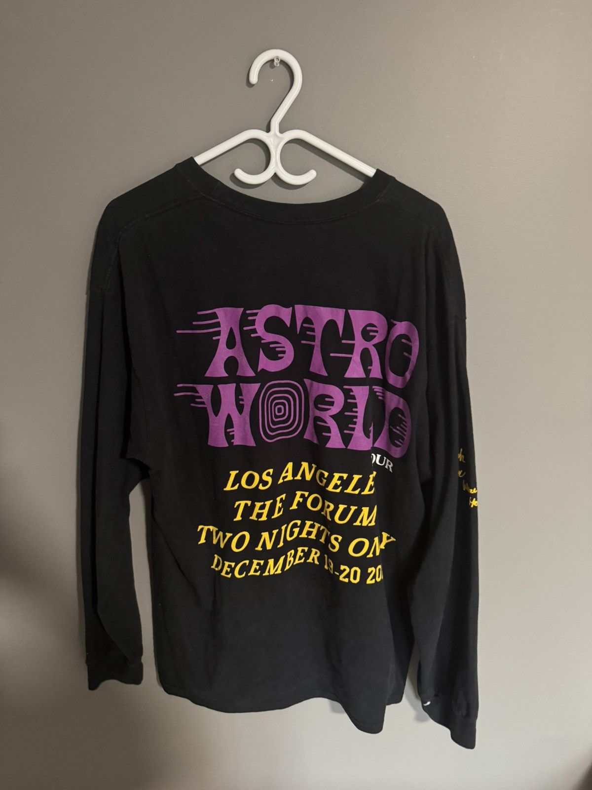 Travis Scott Astroworld LA forum exclusive Size US L / EU 52-54 / 3 - 2 Thumbnail