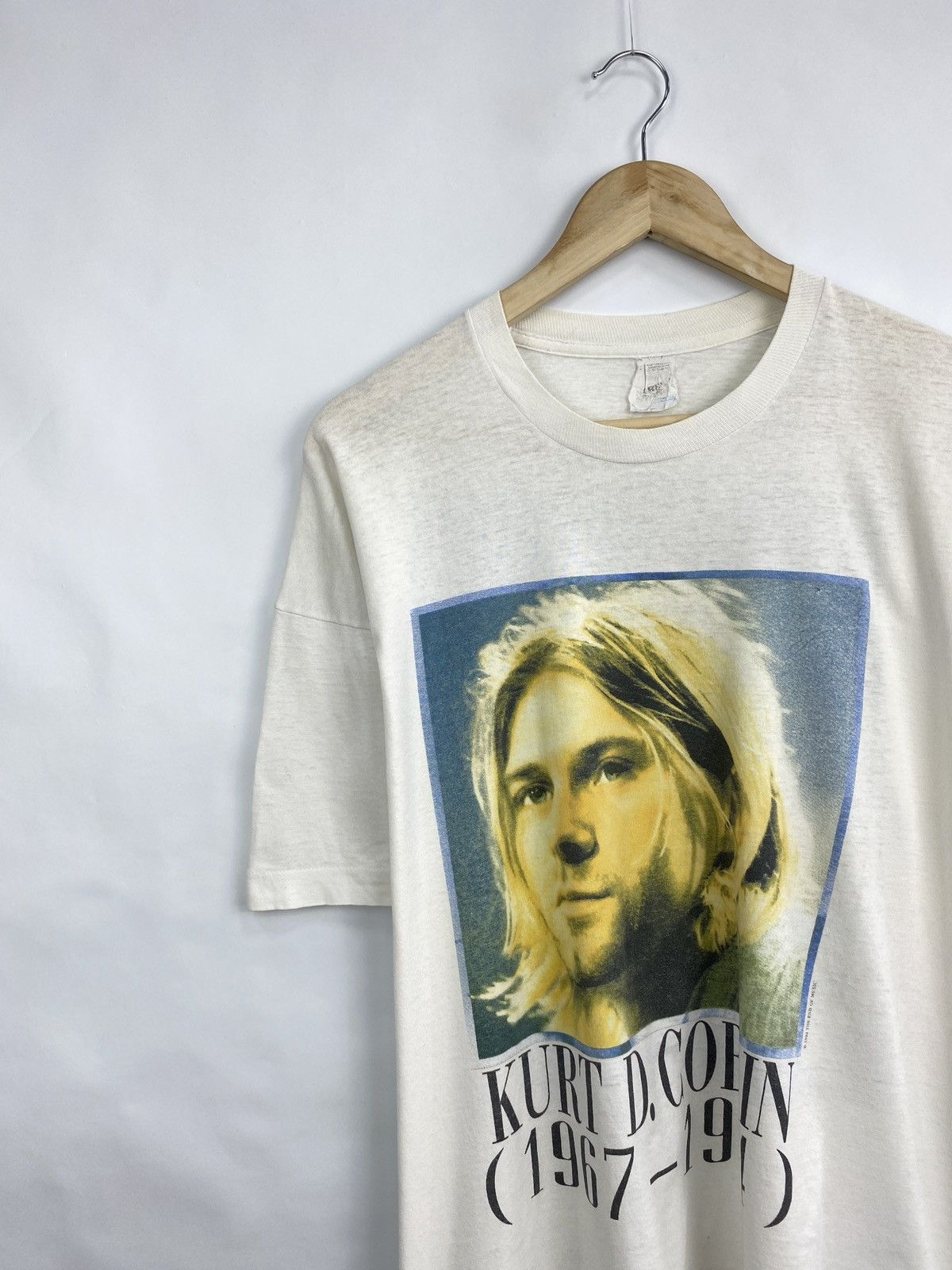 Nirvana Vintage 1994 Kurt Cobain Nirvana Memorial T-Shirt Rare Retro Size US XL / EU 56 / 4 - 3 Thumbnail