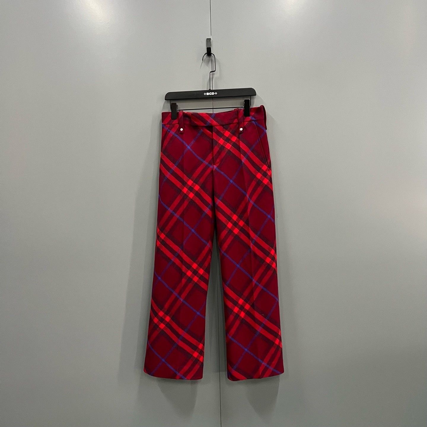 Burberry Burberry Wool Plaid Red Pants 32 Women Size 32" / US 10 / IT 46 - 1 Thumbnail