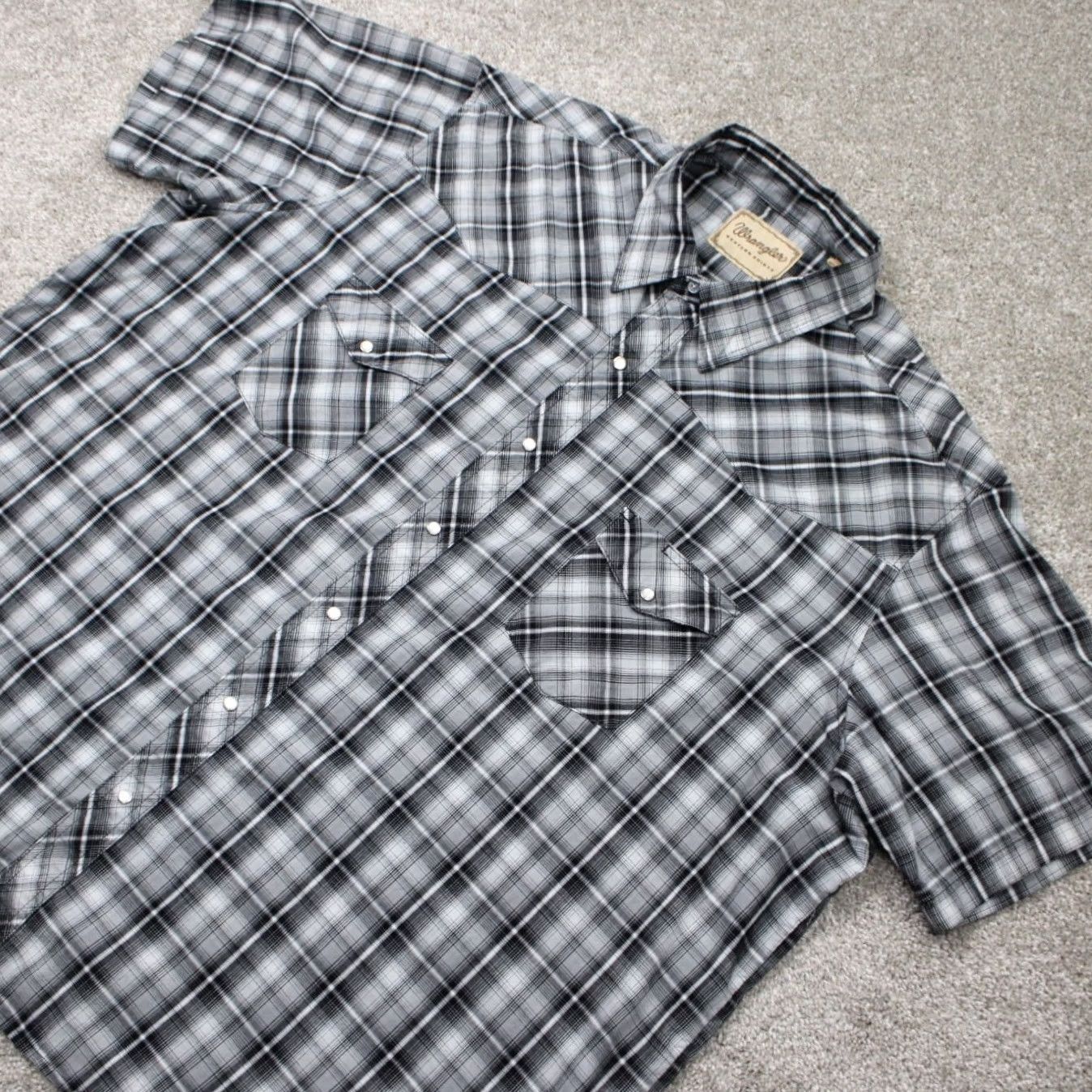 Wrangler Wrangler Shirt Mens 3XL Black/White Plaid Cotton/Poly Western S/S Button-Up, Casual, Workwear, 3XL Mens, Western Theme, Regular Fit, Knit Fabric Size US XXL / EU 58 / 5 - 3 Thumbnail