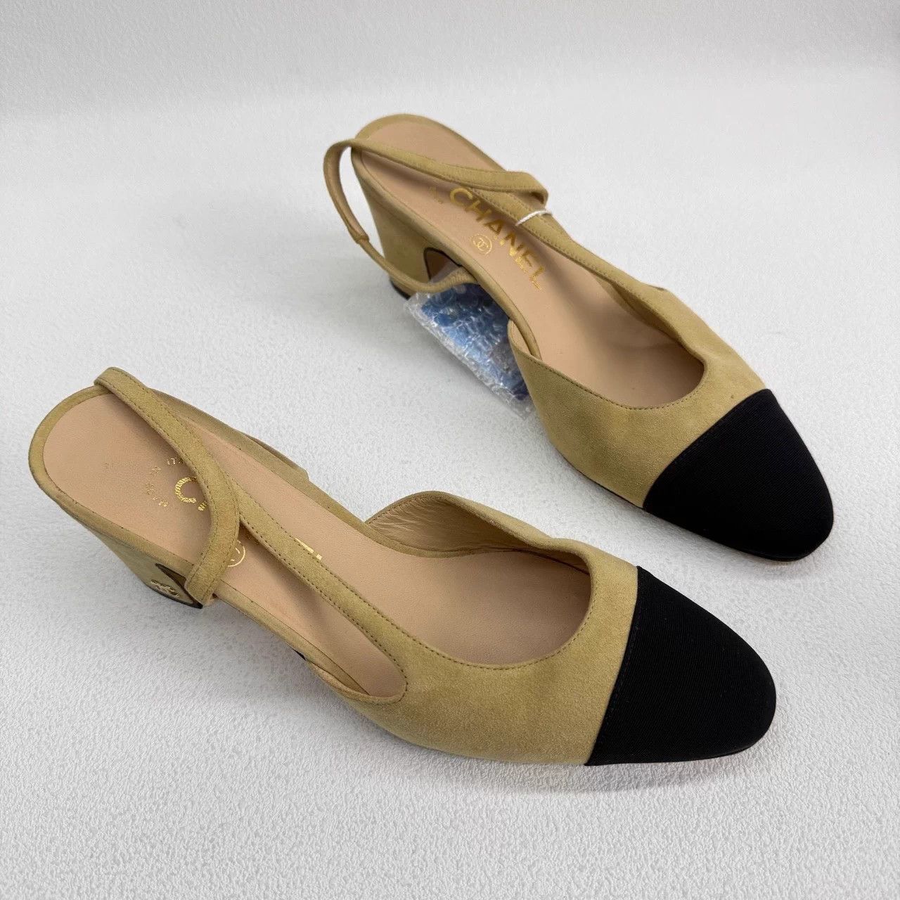 Chanel Chanel Beige Suede Slingback Heels 37.5 Size US 7.5 / IT 37.5 - 3 Thumbnail