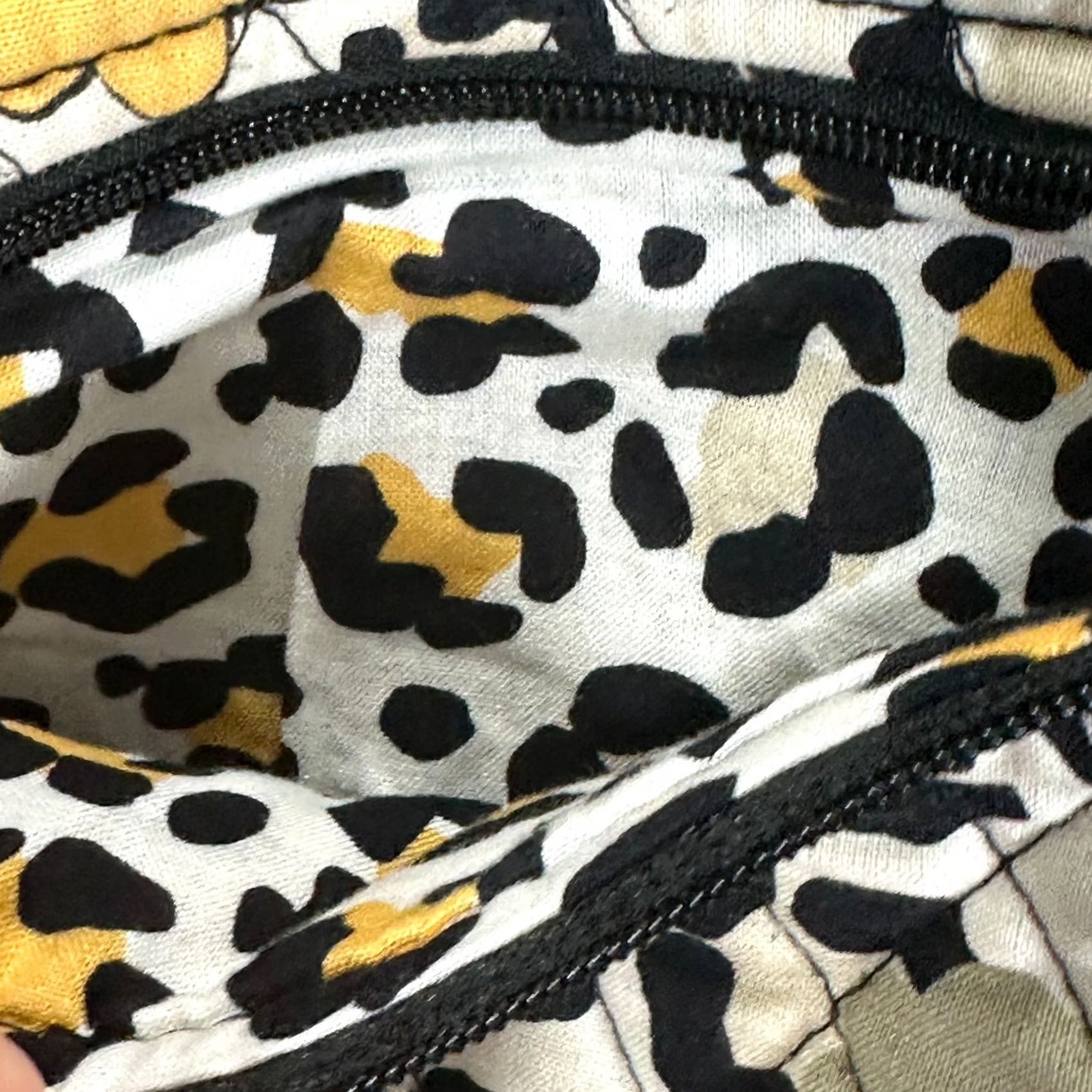 Vera Bradley Vera Bradley Go Wild Crossbody Bag Yellow Women's Crossbody Medium with Adjustable Strap, Outer & Inner Pockets, Quilt Knit Cotton, Zebra Pattern Size ONE SIZE - 5 Thumbnail