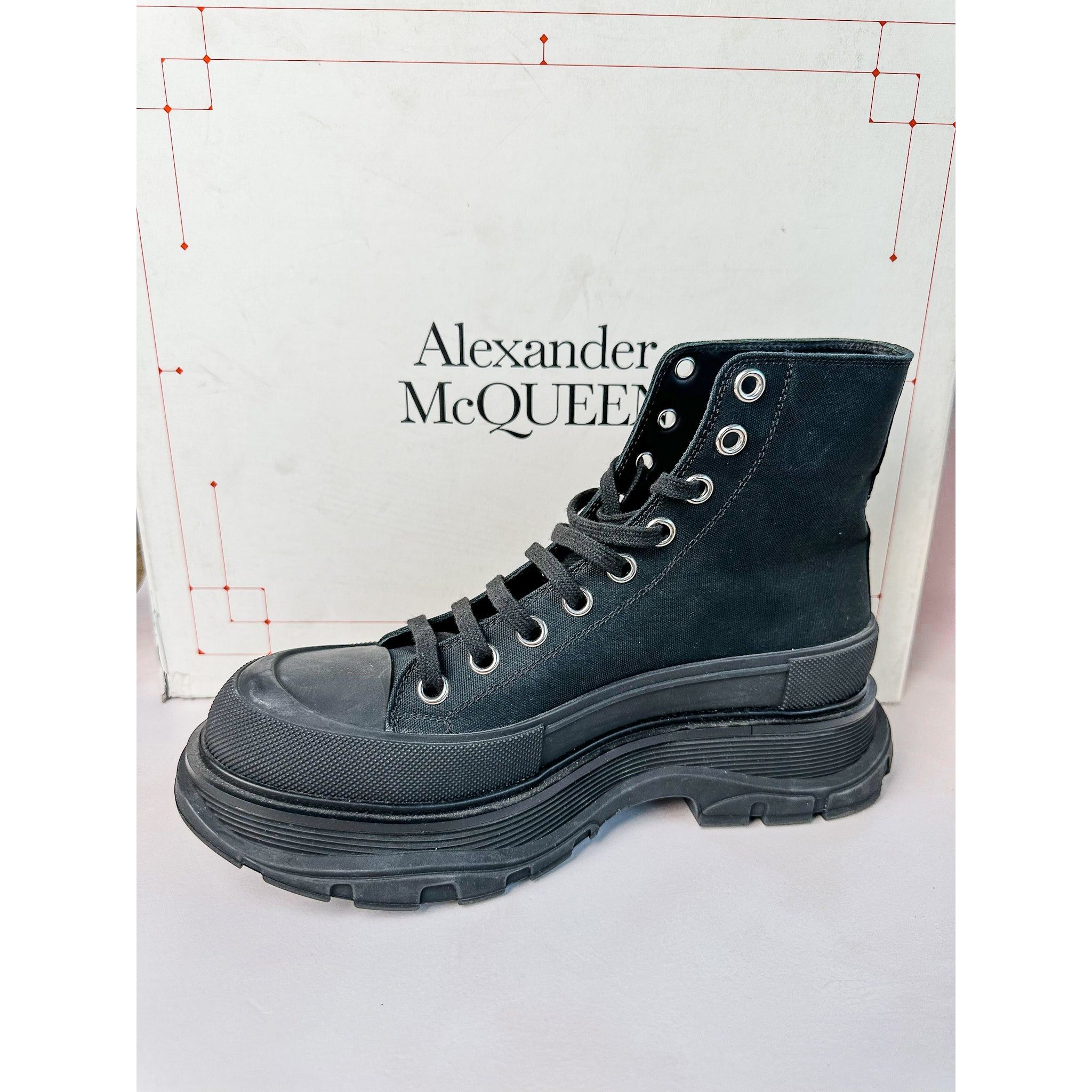 Alexander McQueen Alexander McQueen Black Alex Tread Slick Hi Sneaker Boots Size US 10 / IT 40 - 1 Thumbnail