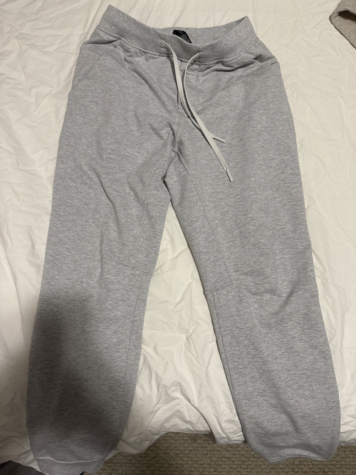 Lululemon LULULEMON city sweats Size US 26 / EU 42 - 1 Thumbnail