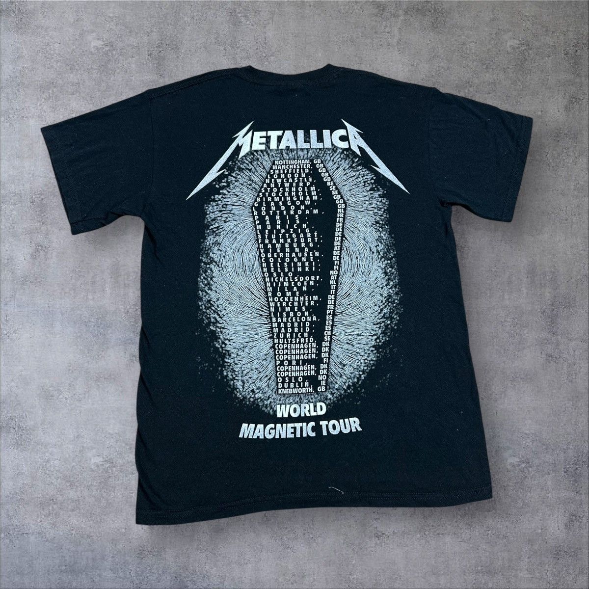 Metallica × Vintage Vintage 2009 Metallica World Magnetic Tour Band Tee T shirt Size US S / EU 44-46 / 1 - 2 Thumbnail