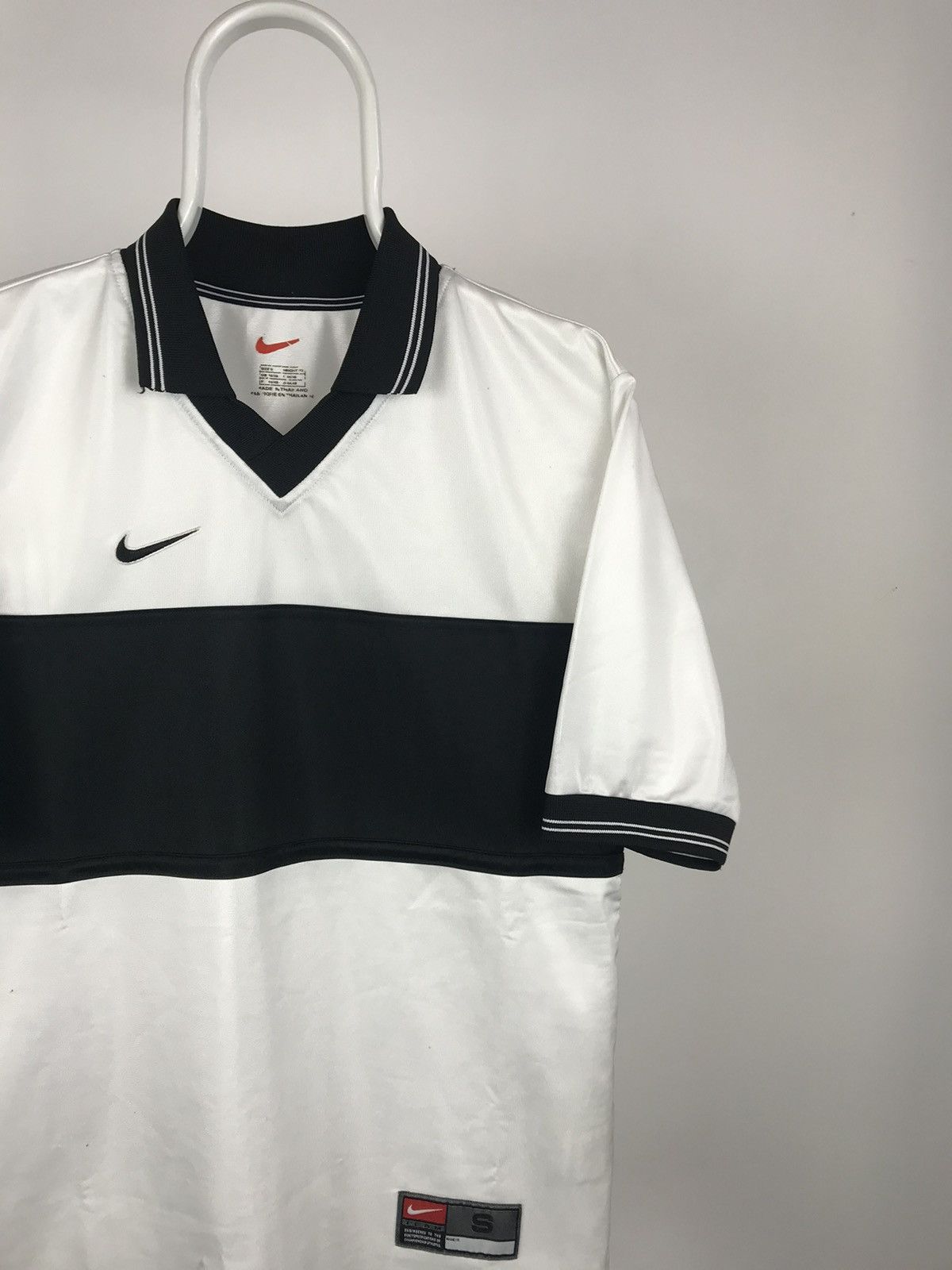 Nike Nike Vintage Tshirt Jersey Swoosh Logo Size US S / EU 44-46 / 1 - 2 Thumbnail