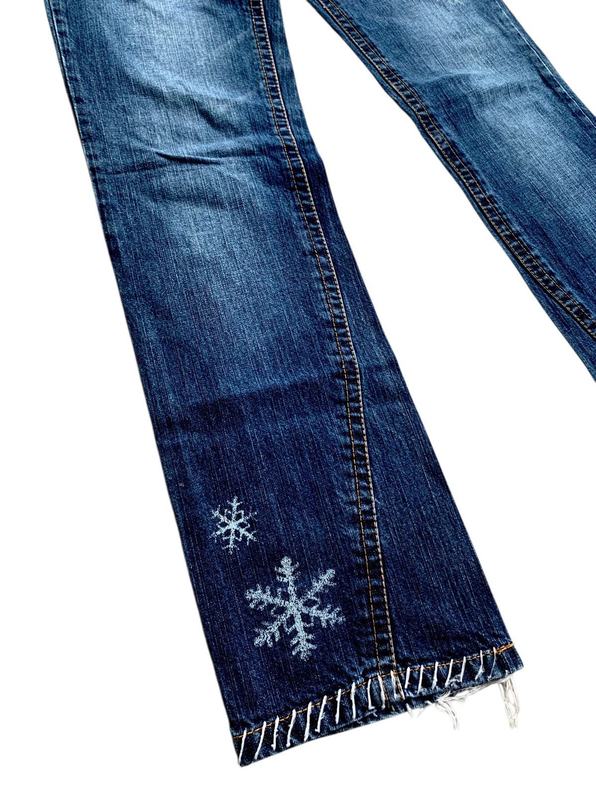 If Six Was Nine × Japanese Brand × Vintage Vintage Y2k Blue Moon Blue Hairy Jeans Japanese Style 🇯🇵 Size 30" / US 8 / IT 44 - 4 Thumbnail