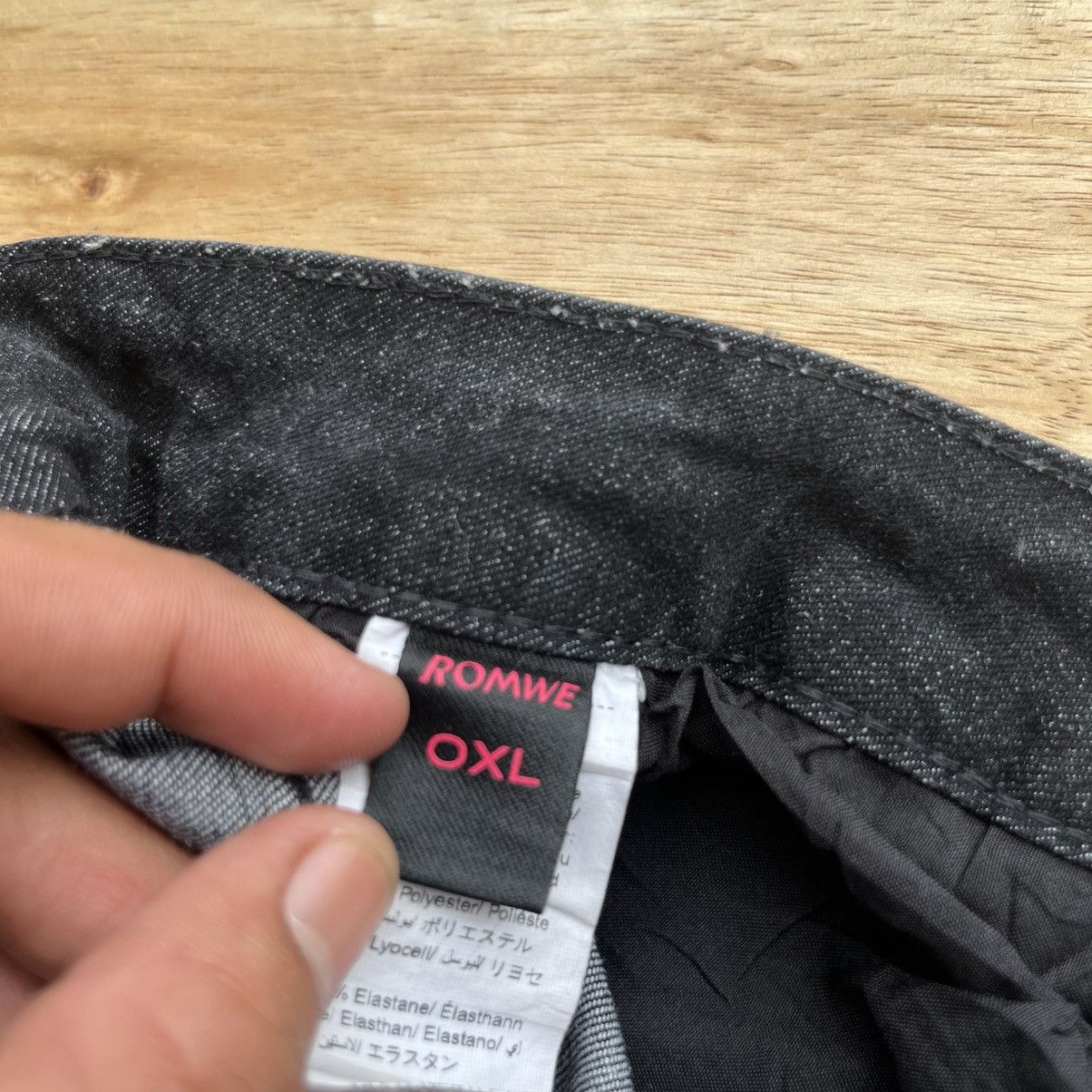 Tornado Mart ROMWE STRETCH DENIM BLACK WASHED FLARE VINTAGE PANTS Size US 32 / EU 48 - 5 Thumbnail
