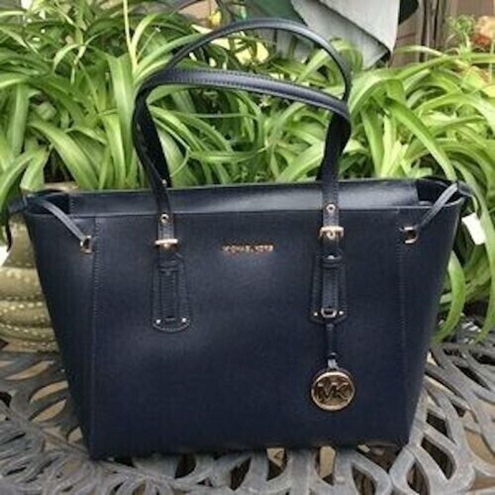 Michael Kors Michael Kors Womens Large Navy Blue Tote NWT Size ONE SIZE - 4 Thumbnail