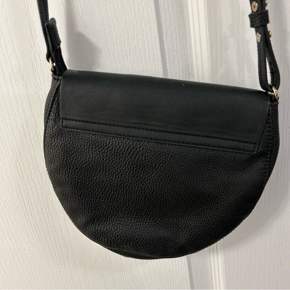 H&M H&M women's Saddle Crossbody Bag pebbled leathered Black Size ONE SIZE - 8 Thumbnail