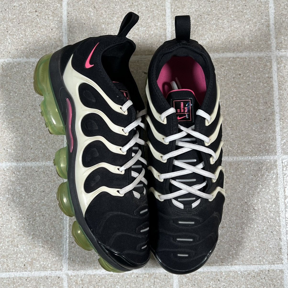 Nike Nike Air Vapor Max Sneakers 10.5 Plus Black/HyperPink-White Size US 10.5 / EU 43-44 - 1 Thumbnail