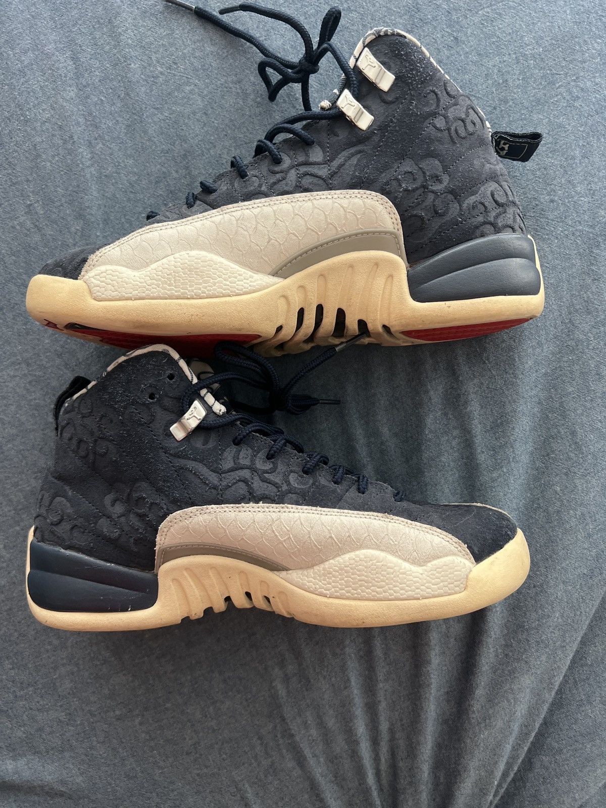 Jordan Brand × Nike Air Jordan 12 “International Flight” Size US 7 / EU 40 - 2 Thumbnail