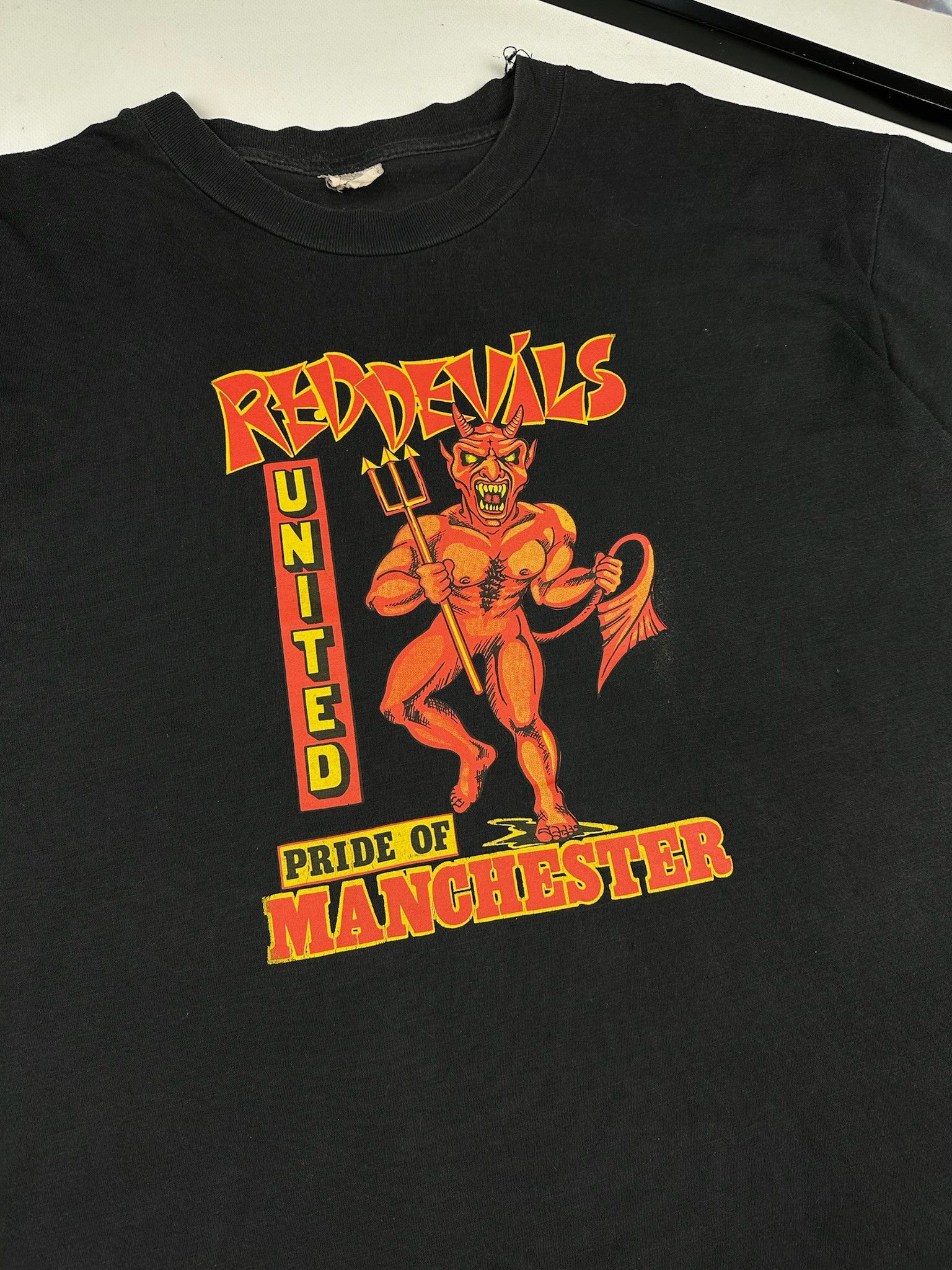 Vintage 90s MANCHESTER UNITED RED DEVILS VINTAGE T-SHIRT Size US XL / EU 56 / 4 - 2 Thumbnail