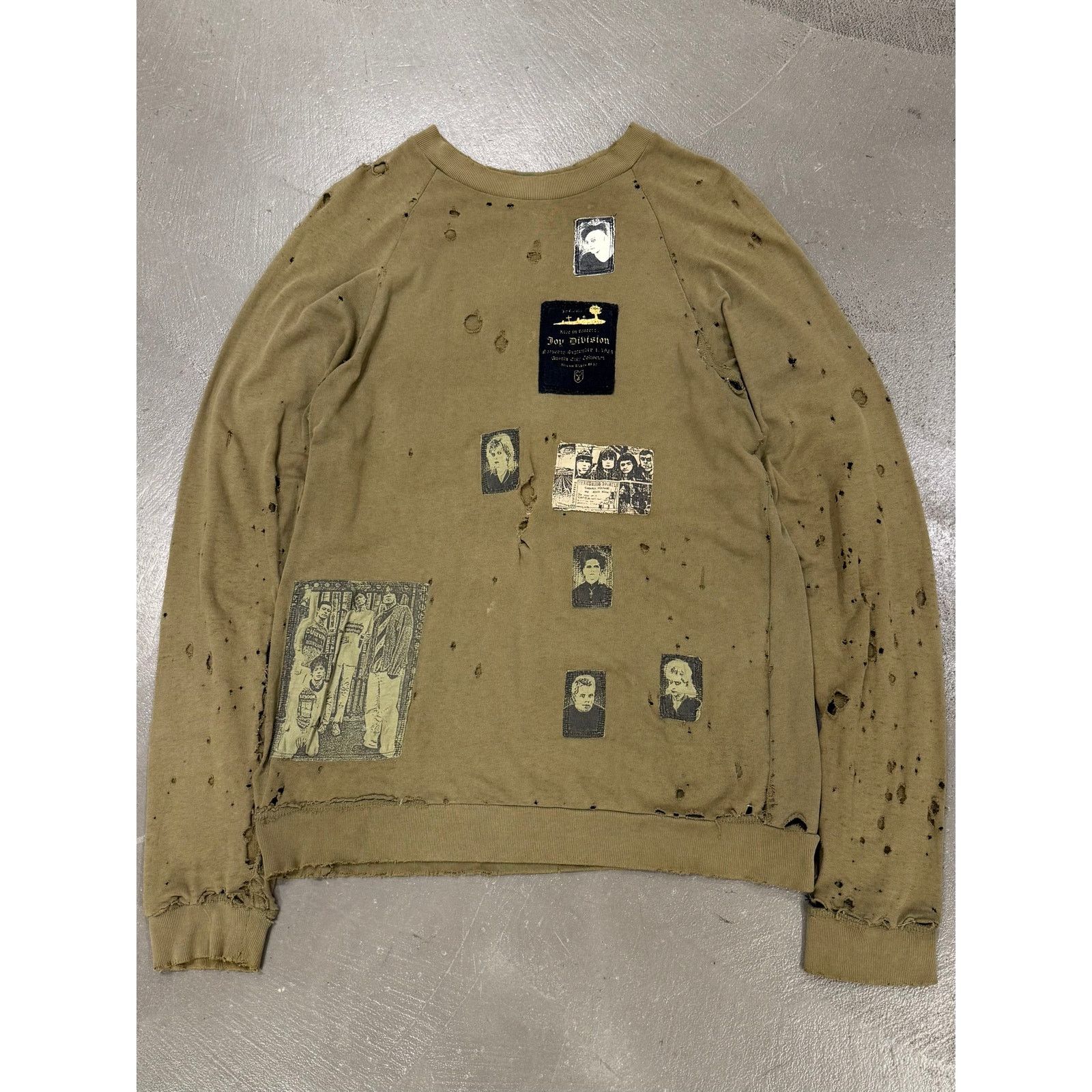 Raf Simons A/W2001 Raf Simons "Riot Riot Riot" destroyed crewneck Size US M / EU 48-50 / 2 - 1 Thumbnail
