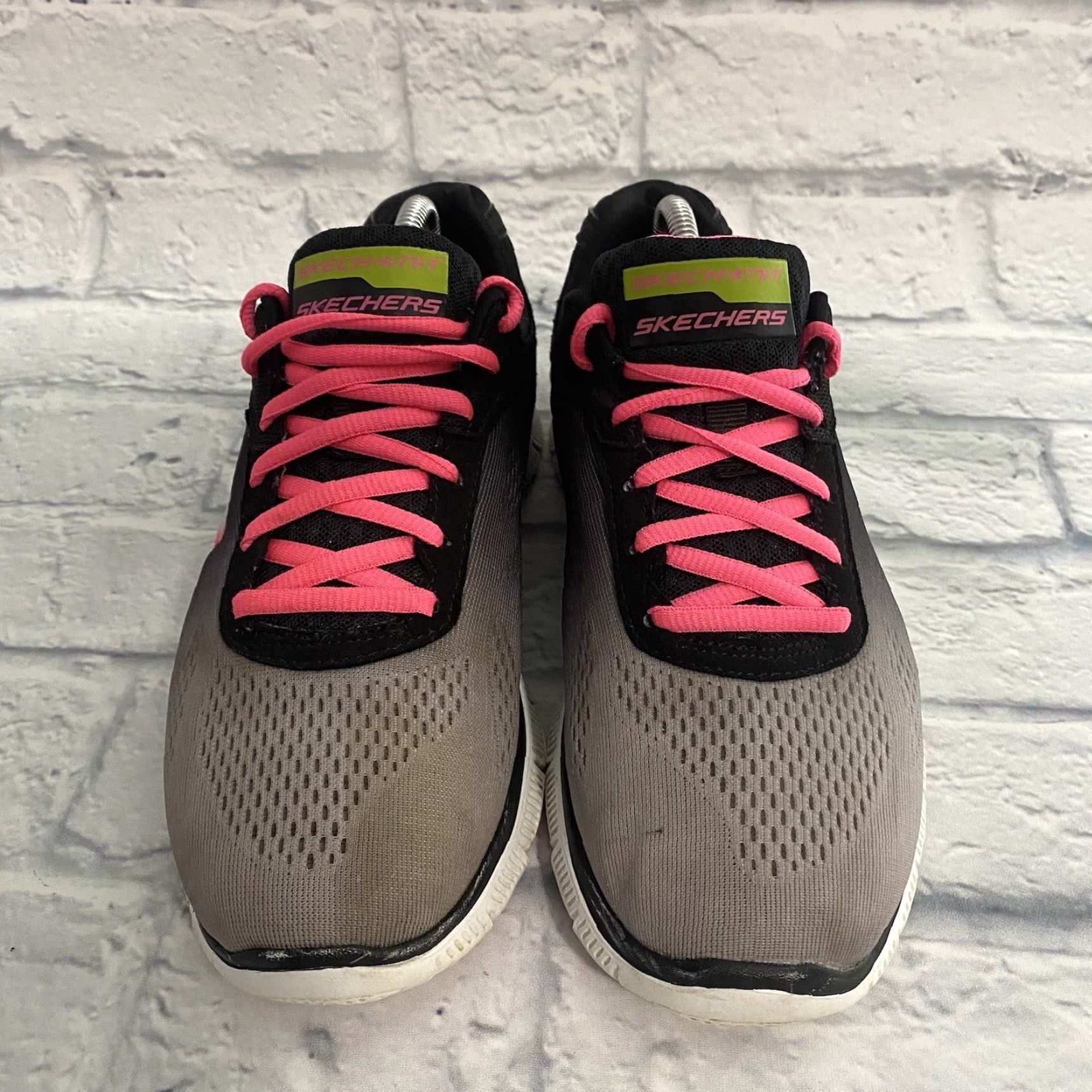 SKECHERS Skechers Memory Foam Skech-Knit Sneakers Women's 8.5 Black/Pink Sneakers 11880 Size US 6 / IT 36 - 2 Thumbnail