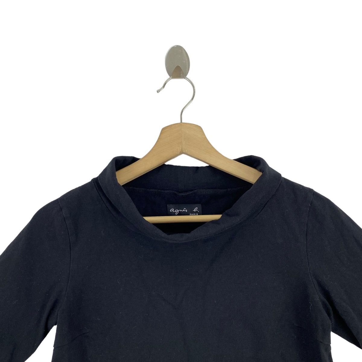 agnes b. AGNES B. PARIS France Brand V-neck Style Black Short Sleeve Size XS / US 0-2 / IT 36-38 - 2 Thumbnail