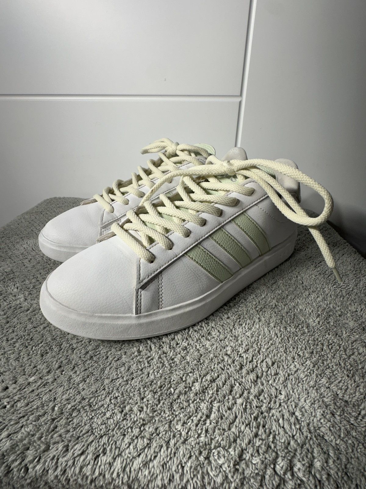 Adidas adidas Grand Court 2.0 Cloud White Linen Green Matte Silver Size US 10 / IT 40 - 1 Thumbnail