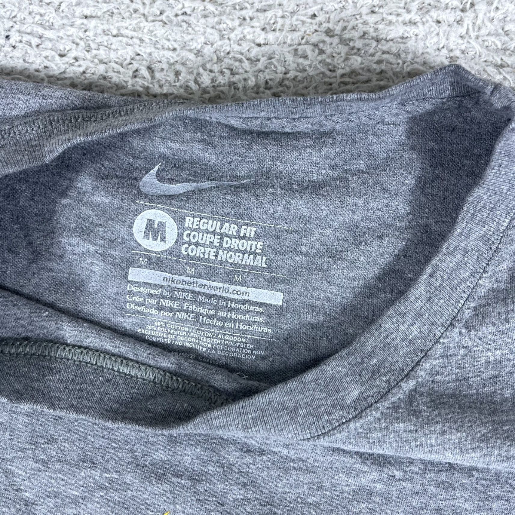 Nike VINTAGE Quinnipiac University Nike T-Shirt Mens M Gray Bobcats Basketball Hockey CT Size US M / EU 48-50 / 2 - 3 Thumbnail