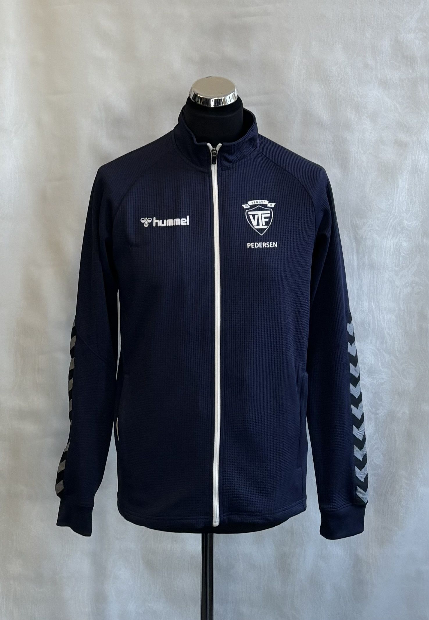 Hummel Vegger IF Hummel Denmark Football Sweatshirt size M Size US M / EU 48-50 / 2 - 1 Thumbnail