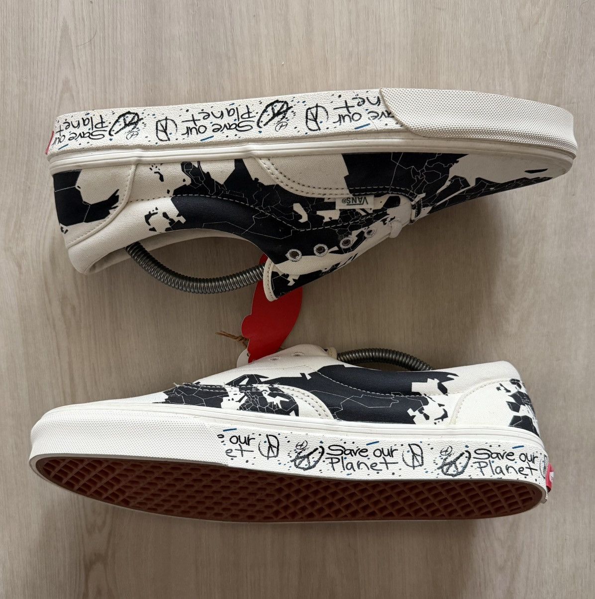 Vans Vans UA Era “Save Our Planet” Sneaker White/Black - Sz 11.5 Size US 11.5 / EU 44-45 - 2 Thumbnail