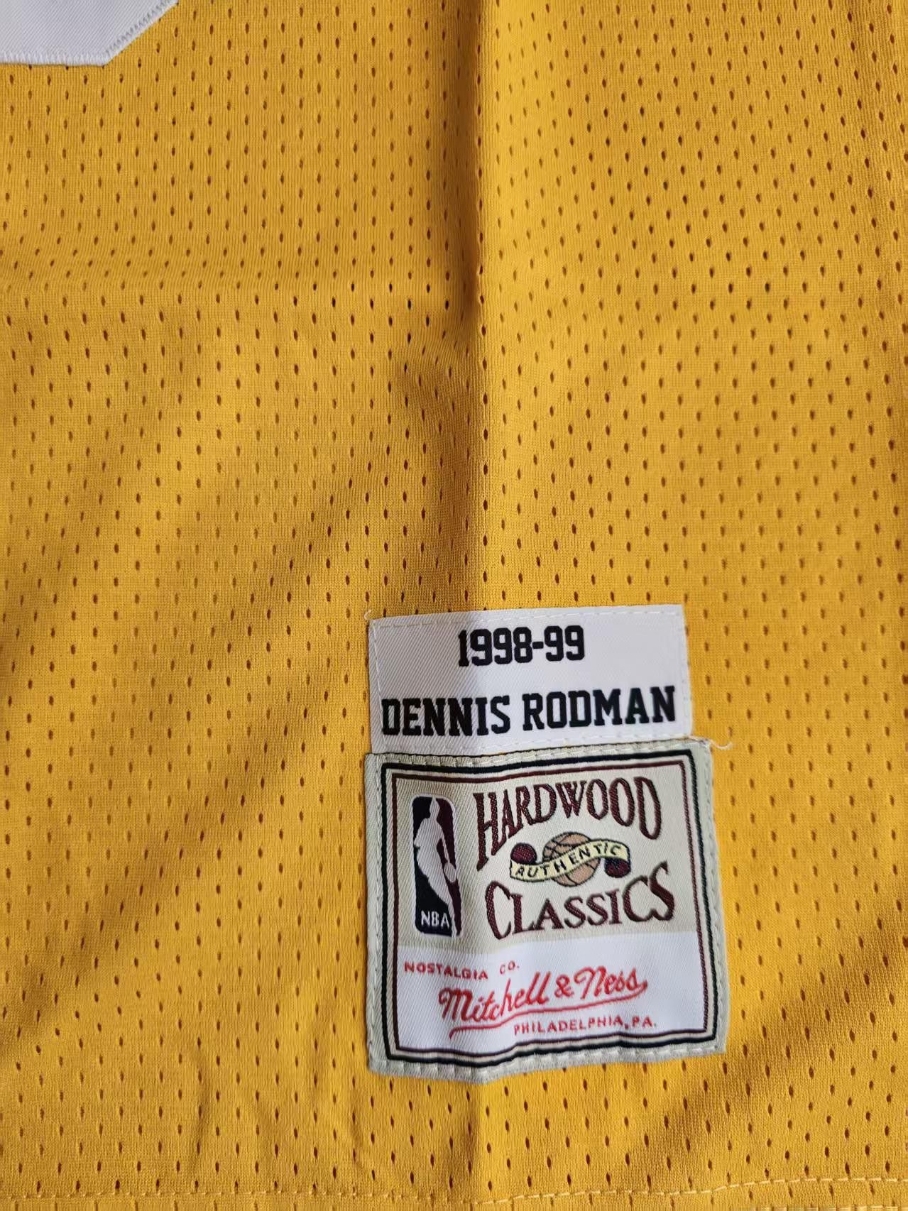 NBA Angeles Lakers #73 Dennis Rodman Jersey Size US M / EU 48-50 / 2 - 4 Thumbnail
