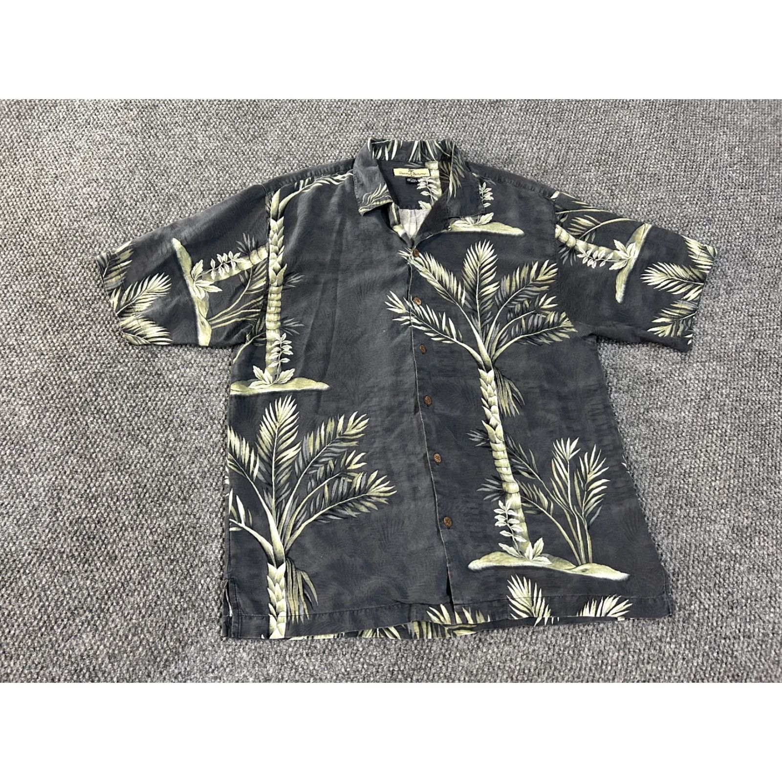 Tommy Bahama Tommy Bahama Button-Up Shirt Mens Large Charcoal Gray Palm Print Silk Hawaiian Floral Short Sleeve Button-Front Size US L / EU 52-54 / 3 - 2 Thumbnail