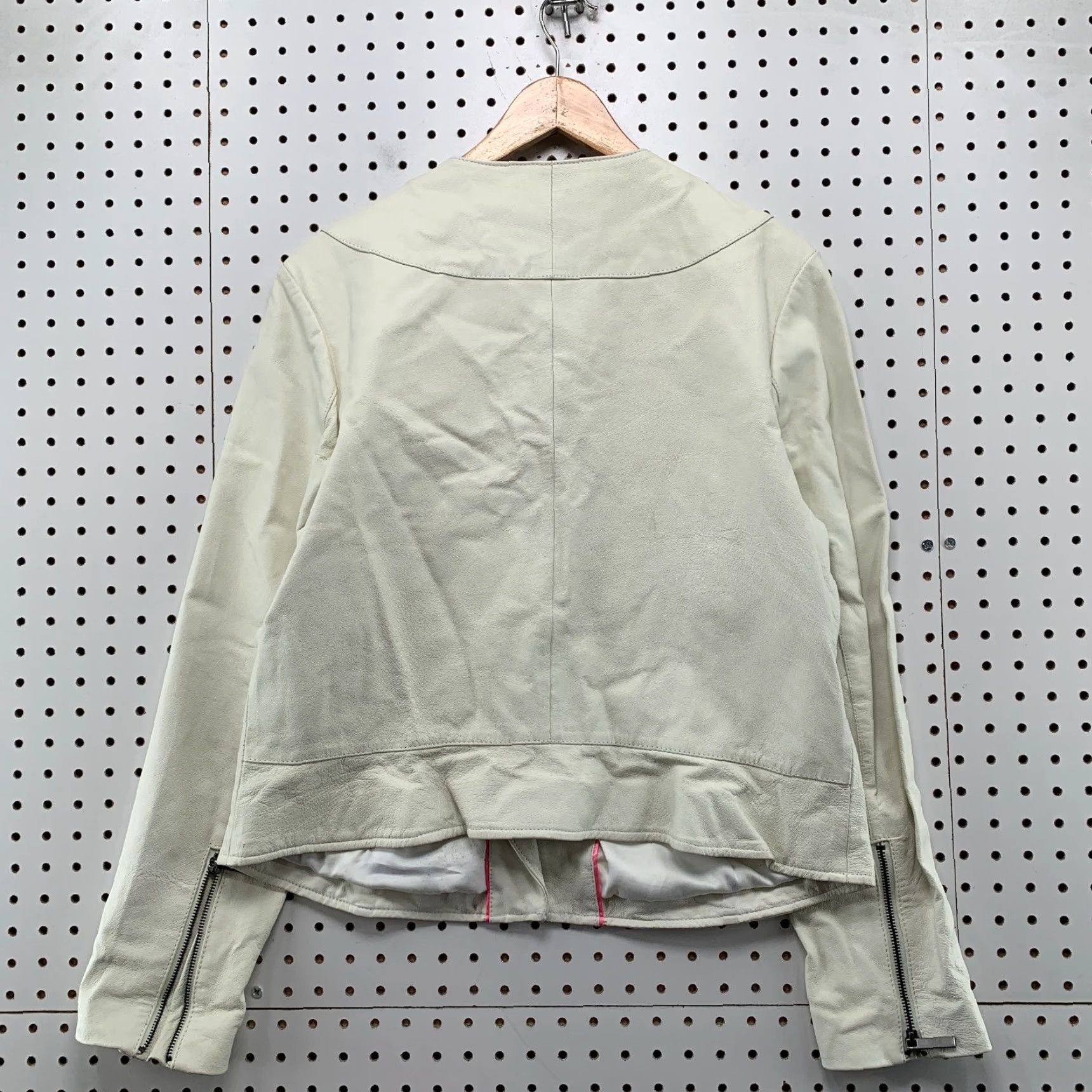 Victoria's Secret Victoria's Secret Leather Motorcycle Jacket Womens XL White Slant Zip Biker Size XL / US 12-14 / IT 48-50 - 2 Thumbnail