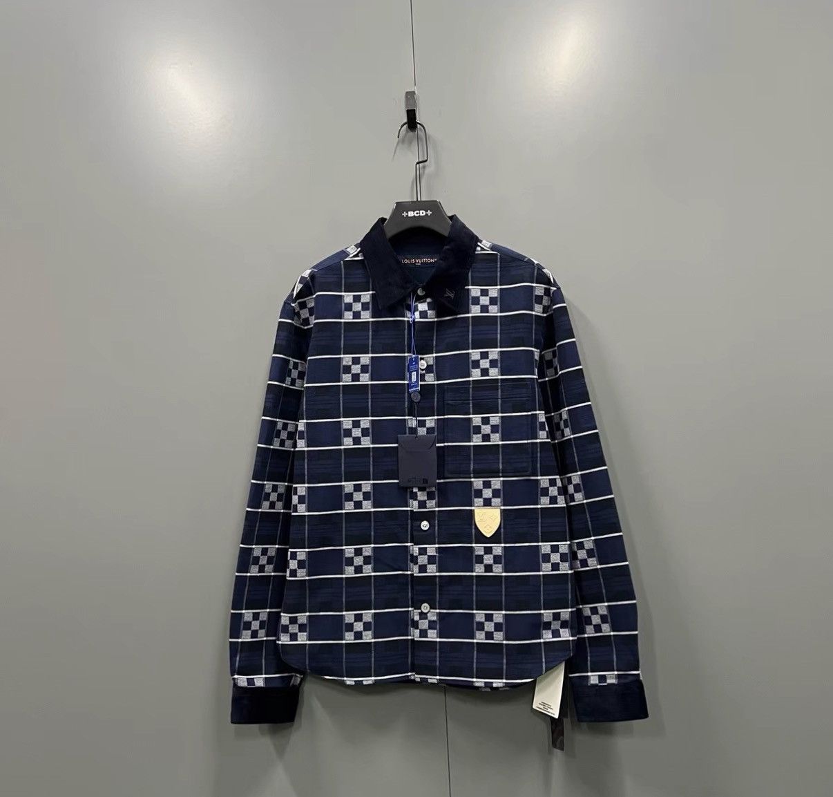 Louis Vuitton Louis Vuitton SKI Collection Damier Long Sleeve Shirt J41 Size US M / EU 48-50 / 2 - 1 Thumbnail