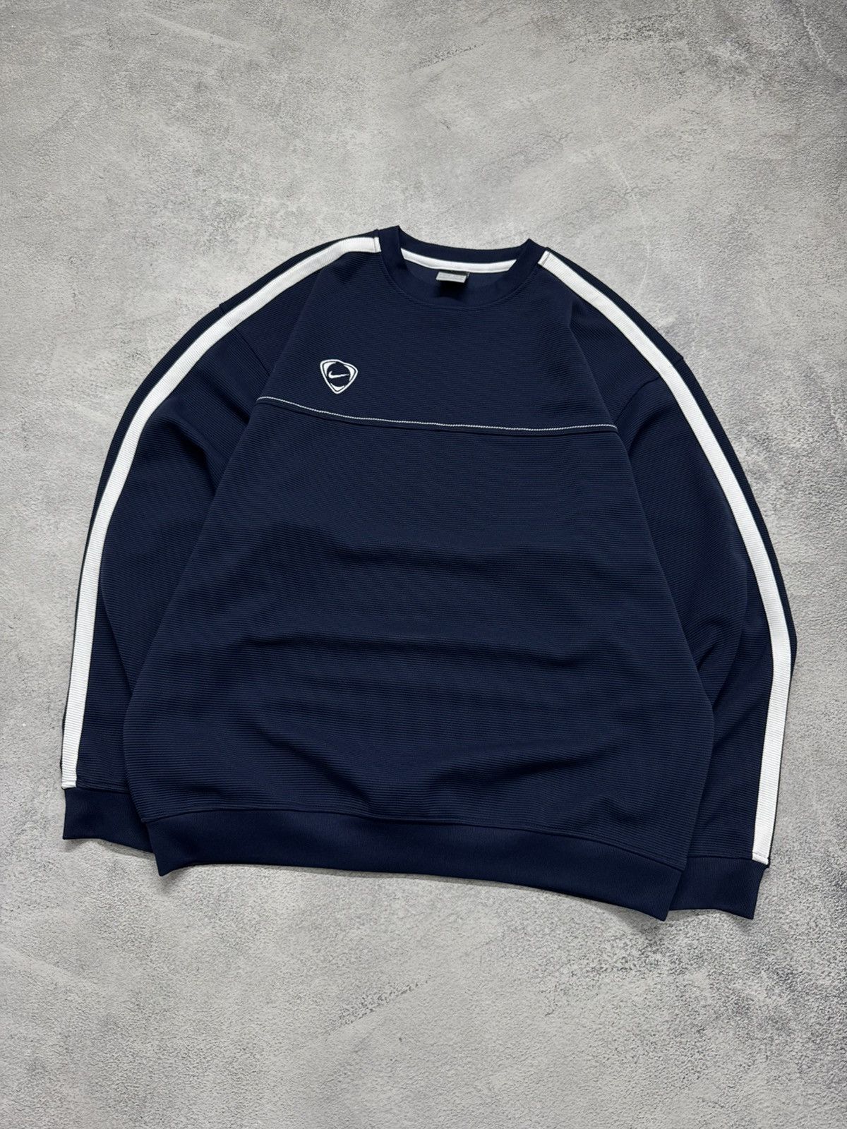 Nike Vintage Y2K Nike Mini Swoosh Sweatshirt 00’s Size US XL / EU 56 / 4 - 4 Thumbnail