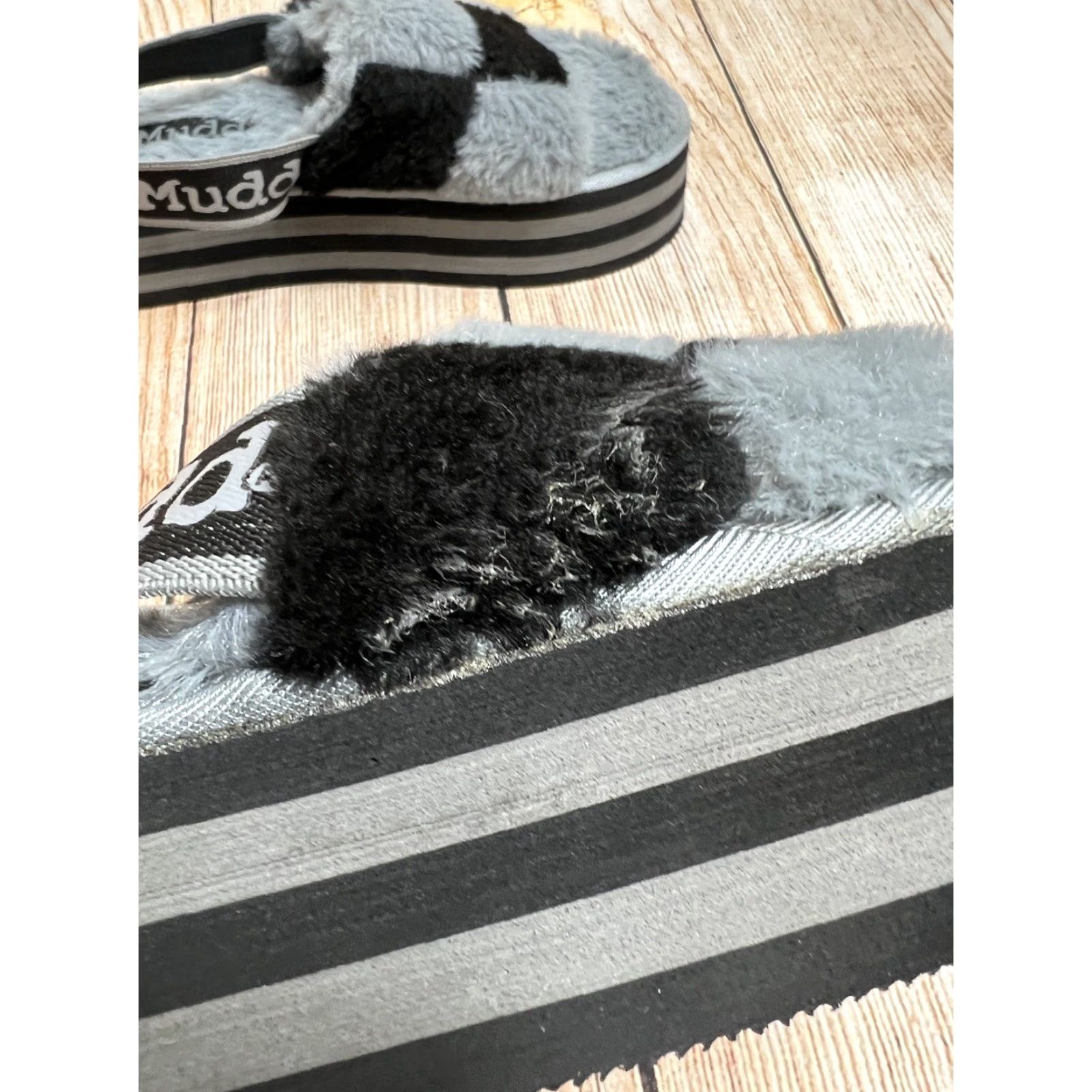 Vintage Women’s Mudd Stormy Sandals Open Toe Slip-On With Strap Fuzzy Black Grey 8 Size US 8 / IT 38 - 3 Thumbnail
