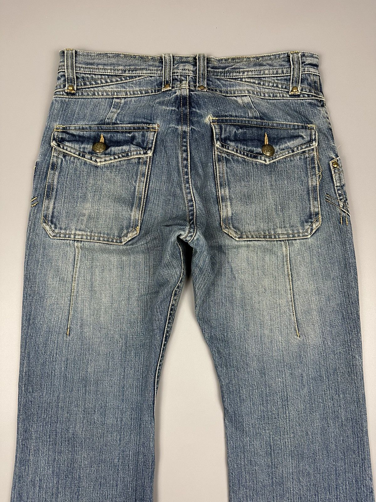 Japanese Brand Distressed Rattle Trap Twist Leg Multipocket Flared Denim Size US 32 / EU 48 - 6 Thumbnail