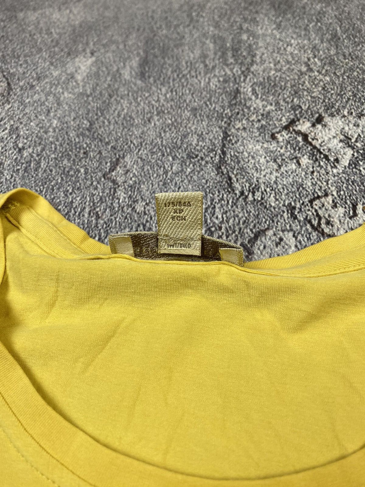 Burberry VTG Burberry Brit Yellow Ladies Glamour T-shirt Size XS / US 0-2 / IT 36-38 - 6 Thumbnail