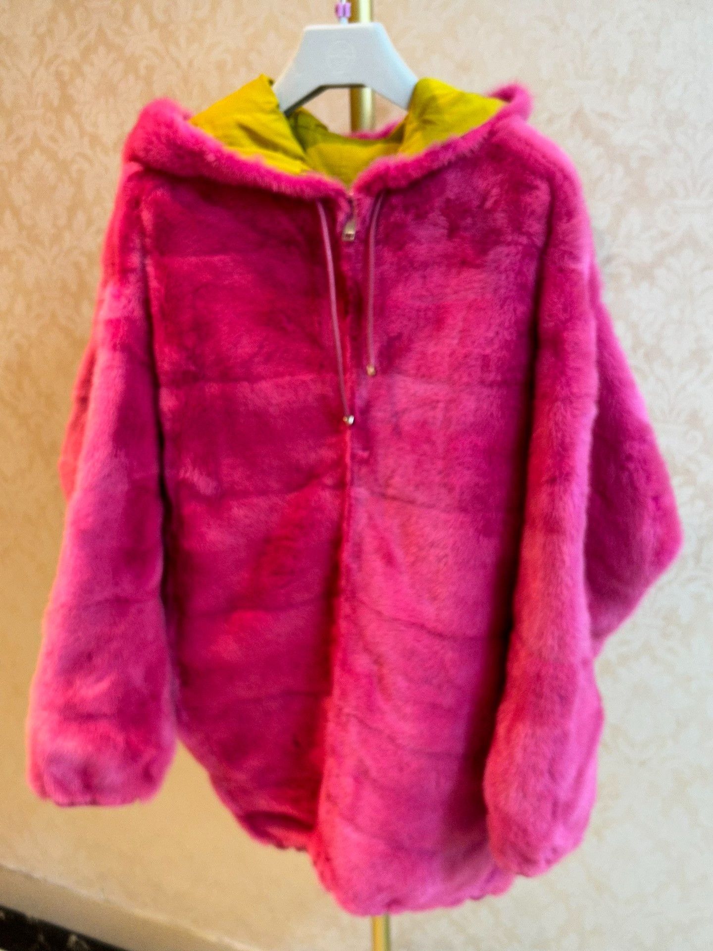 Valentino Valentino Rose Red Fur Hooded Coat Size M / US 6-8 / IT 42-44 - 1 Thumbnail