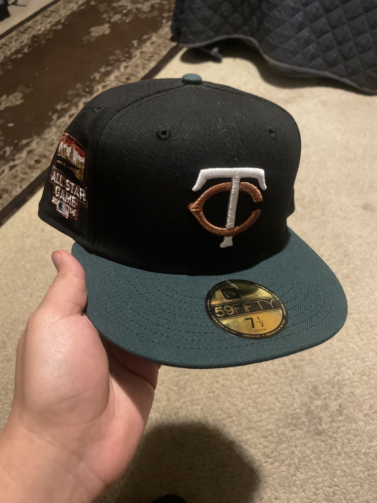 New Era Minnesota twins hat 7 1/2 Size ONE SIZE - 1 Thumbnail