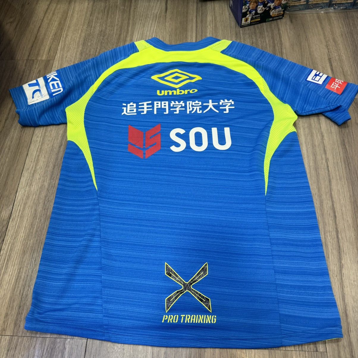 Umbro Osaka Gamba player issued/worn training jersey Size US M / EU 48-50 / 2 - 2 Thumbnail