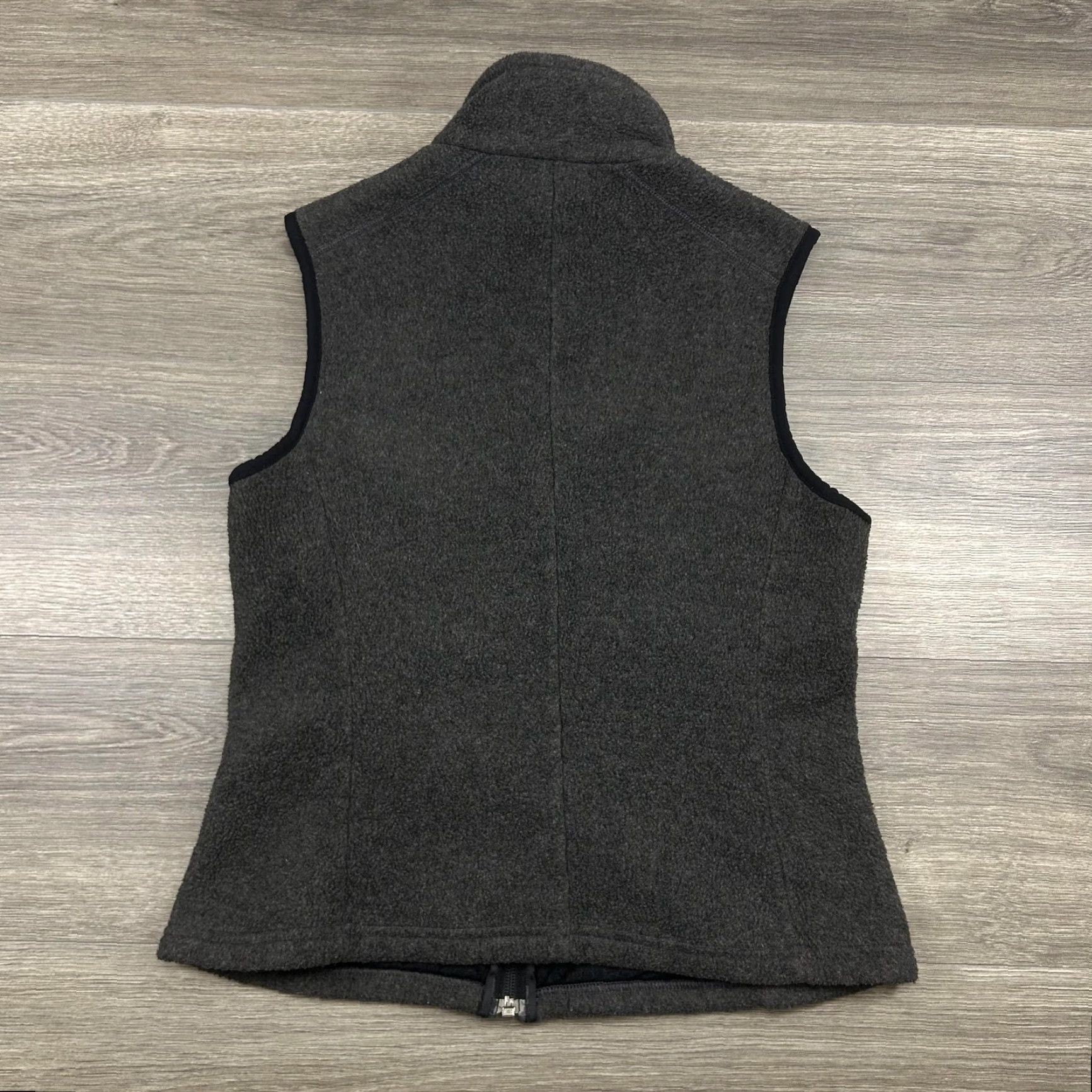 Patagonia VINTAGE Patagonia Synchilla Vest Womens Small Gray Fleece Full Zip Canada 90s Size S / US 4 / IT 40 - 2 Thumbnail